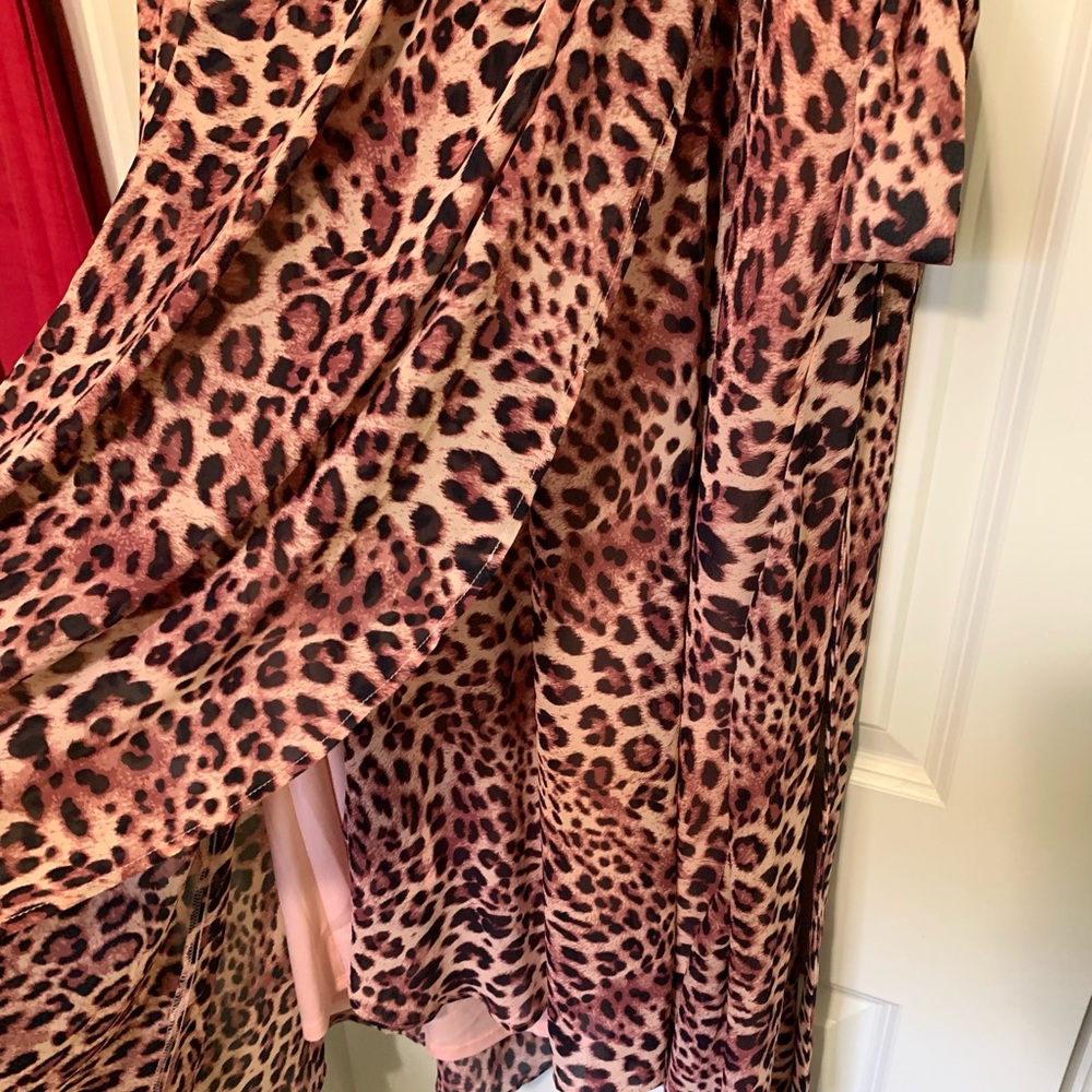 Pink Torrid 1XLCheetah Print Midi Chiffon Flutter Sleeve Wrap - Picture 5 of 16